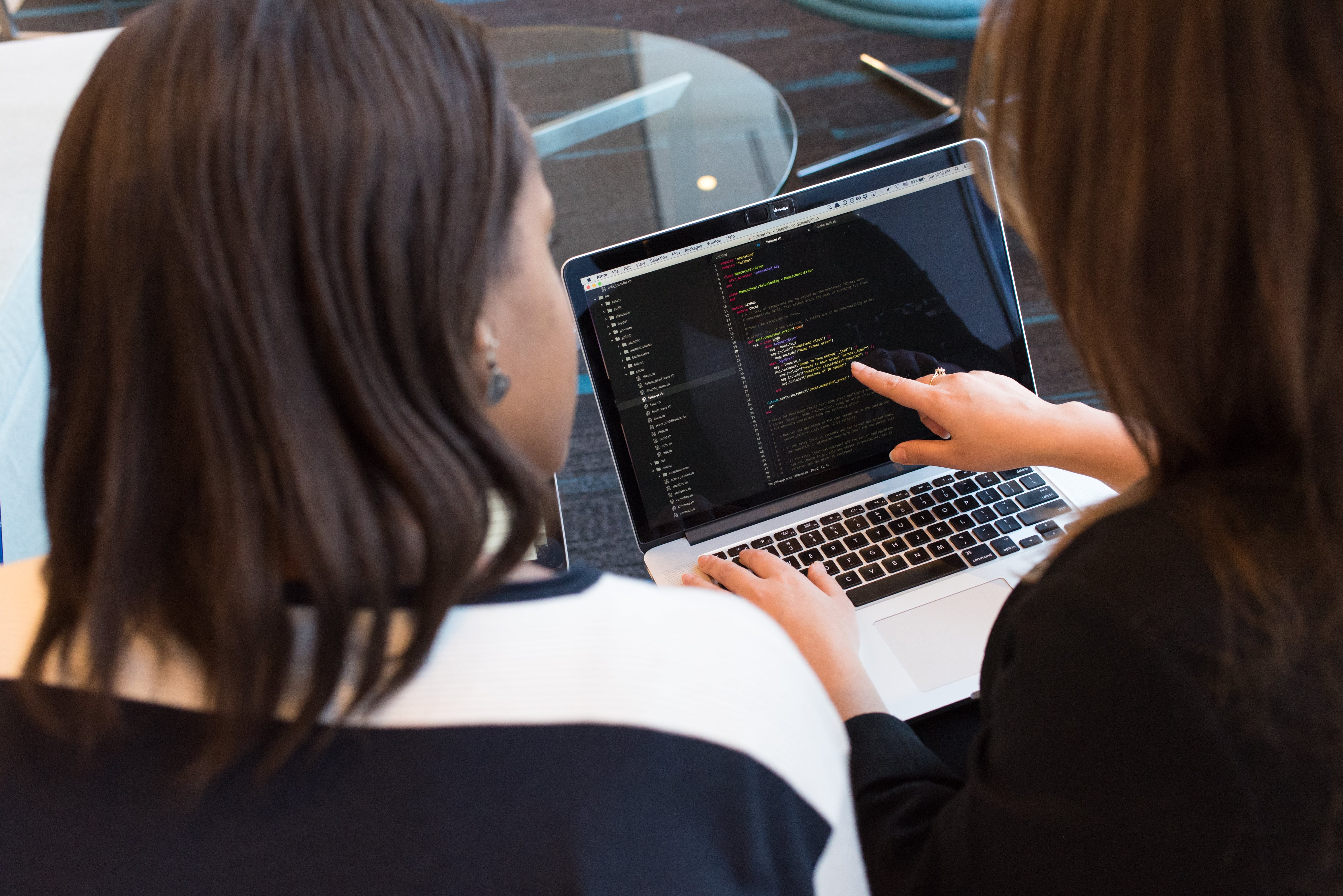 Construyendo El Futuro Digital: Explorando El Desarrollo De Aplicaciones Y Las Claves De La Programación